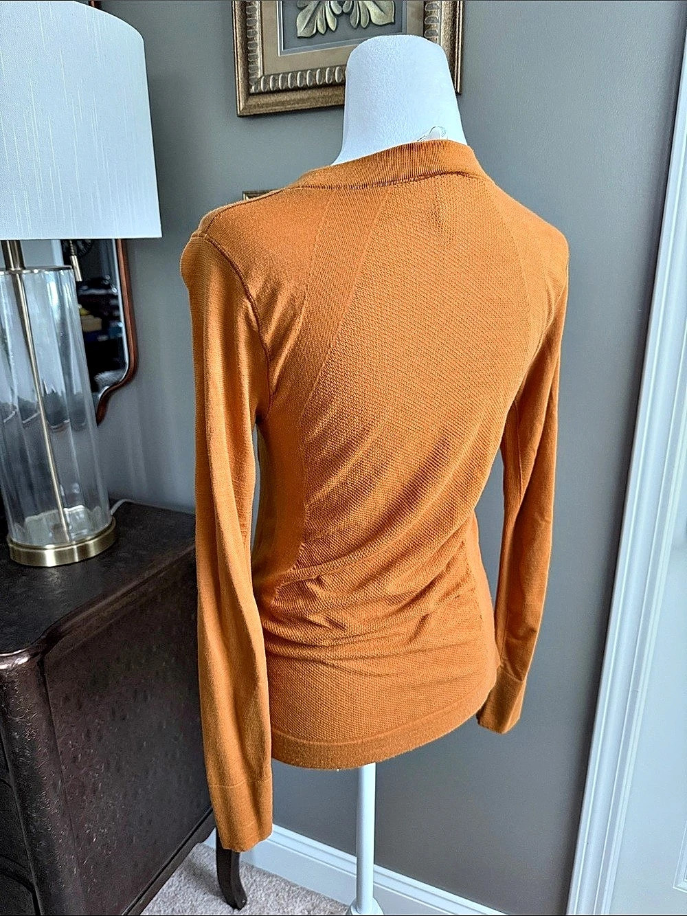 Athleta Women's Long Sleeve Ruched Top Size Medium - Picture 3 of 7